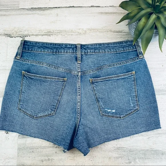 Universal Thread high rise shortie size 8/29 - Picture 2 of 2